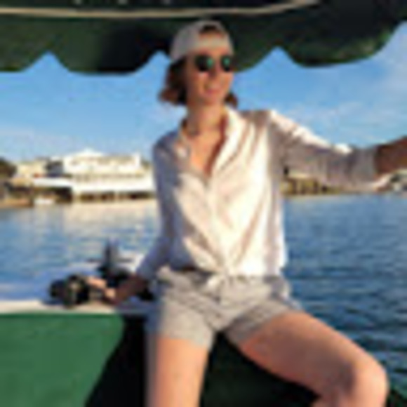 Meet your Posher, Carlie - Picture 1 of 1